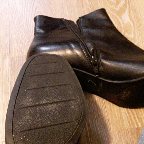 Boot - Picture 3 of 3